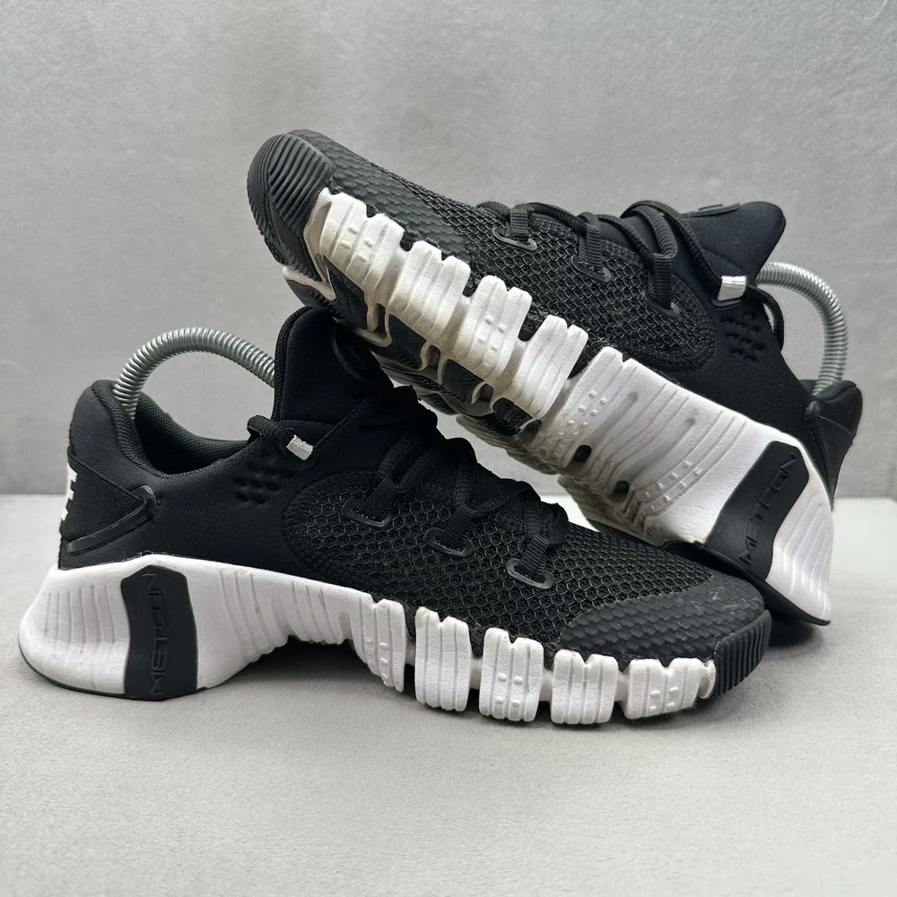 Womens Size 8 Nike Free Metcon 4 Shoes Black White Training Athletic Gym Sneaker